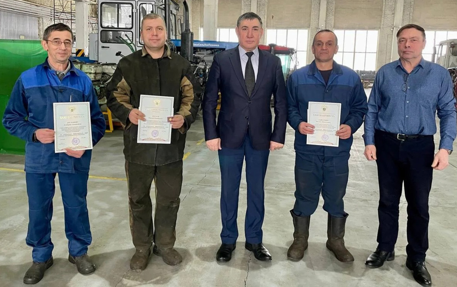 Министрлык бүләкләренә лаек булдылар