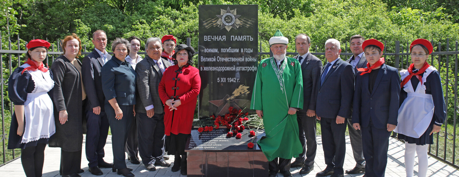 Яралыларны ташучы санитар поезд сере